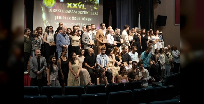 Mersin Şehir Tiyatrosu'ndan büyük başarı: 'Ensemble Ödülü' ile taçlandılar