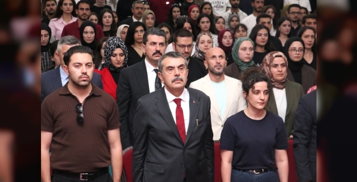 Milli Eğitim Bakanı Tekin, öğretmen adaylarıyla buluştu ve eğitimdeki dönüşümü vurguladı