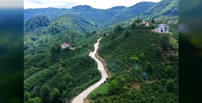 Örencik'te yılların çilesi bitiyor: Beton yol mahalleliye nefes aldıracak