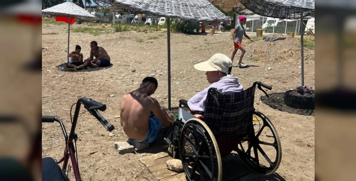 Özel gereksinimli bireyler denizle buluştu: Narlıdere'de anlamlı etkinlik