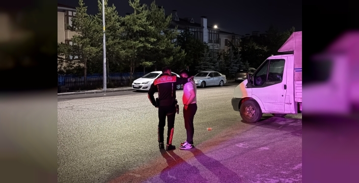 Polisten kaçtı, ehliyetsizliği ortaya çıktı: 83 bin liralık ceza kesildi