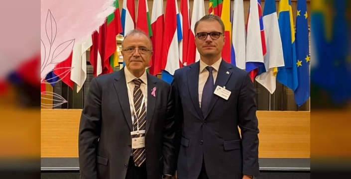 Prof. Dr. Vahit Özmen, Avrupa Parlamentosu'ndan uluslararası ödül aldı