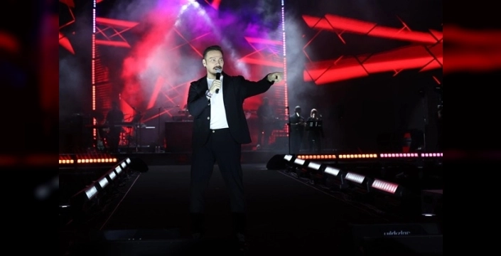 Sinan Akçıl, Konya'yı coşturdu: Müzik şöleni yaşandı