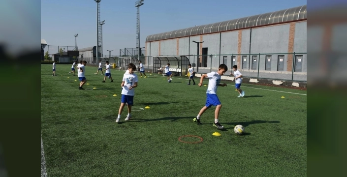 Sporun Ruhu Balıkesir'de Gençlerle Buluşuyor: Yaz Okulları Tam Gaz Devam Ediyor