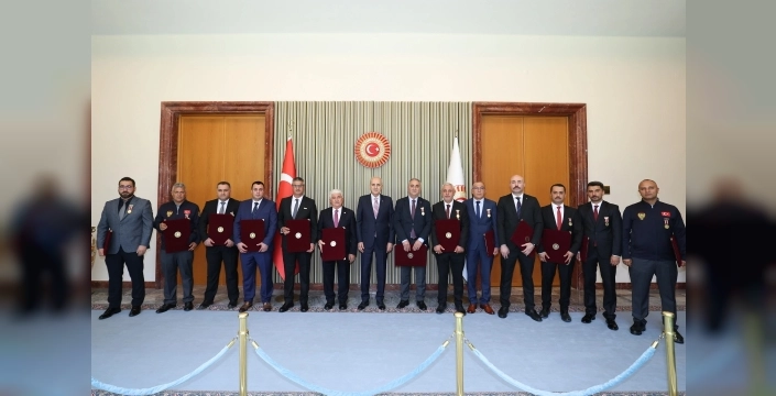 TBMM, 15 Temmuz gazilerine teşekkür beratı sundu