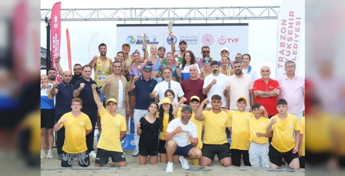 Trabzon plajlarında uluslararası plaj voleybolu coşkusu sona erdi: Şampiyonlar belli oldu!