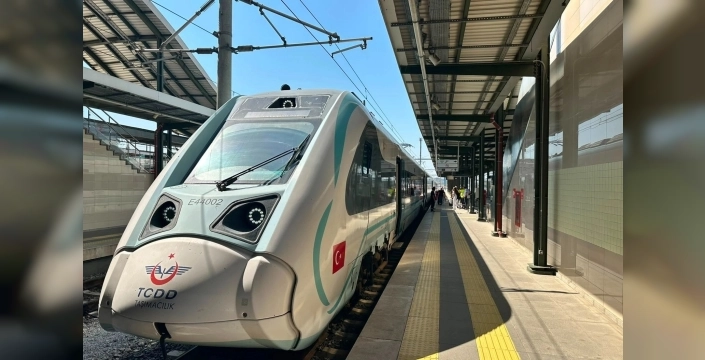 Trakya'da devrim niteliğinde adım: Milli elektrikli tren setinden ilk sefer!