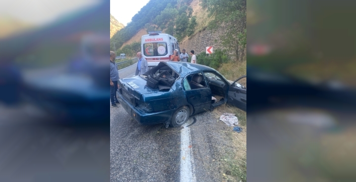 Tunceli'de kan donduran kaza: Kayalıklara çarpan otomobilde 4 yaralı, 1'i ağır!