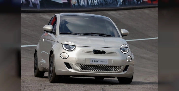 Türkiye'de sınırlı sayıda Fiat 500e Giorgio Armani Collector's Edition satışa sunuldu