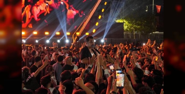 Van Kültür Yolu Festivali'nde coşkulu final: Bayhan sahne aldı