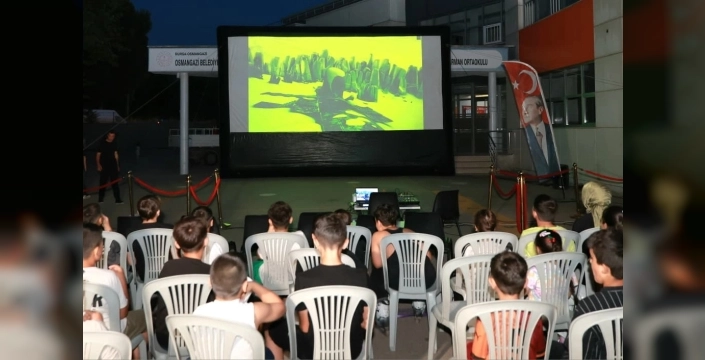 Yazlık sinema coşkusu Osmangazi'de çocuklarla buluşuyor