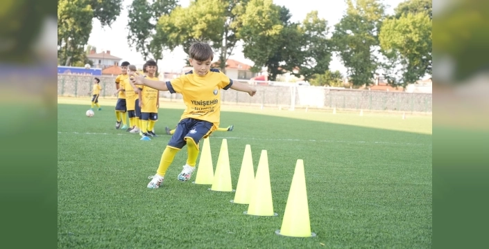 Yenişehir'de çocuklar için yaz spor okulu başladı