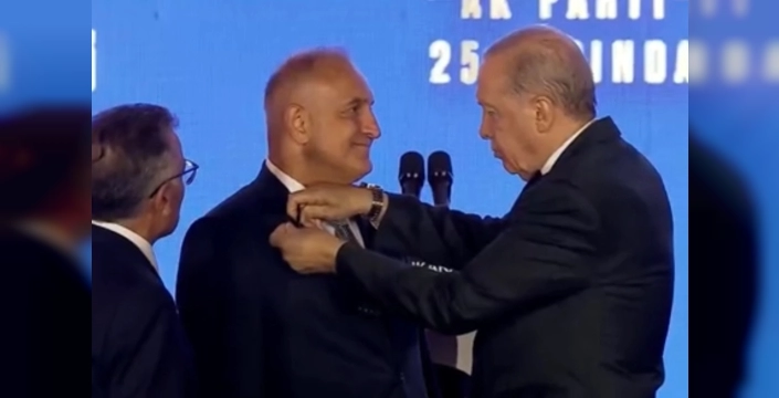 Ak Parti'ye 10 yeni üye katıldı