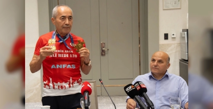 Ali Bıdı, sağlıklı yaşam sırlarını 77 yaşında paylaşıyor