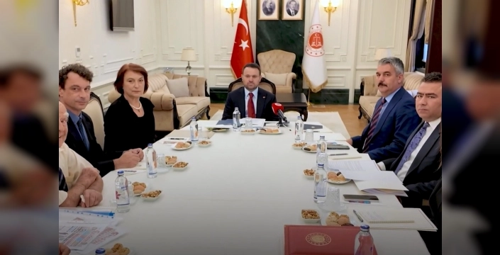 Bakan Gürlek, Uğur Mumcu ailesiyle buluşarak adalet sözü verdi