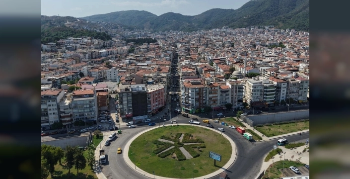 Balçova caddeleri yenilendi