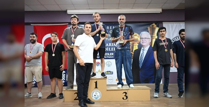 Balıkesir'de uluslararası satranç turnuvası sona erdi, ödüller sahiplerini buldu