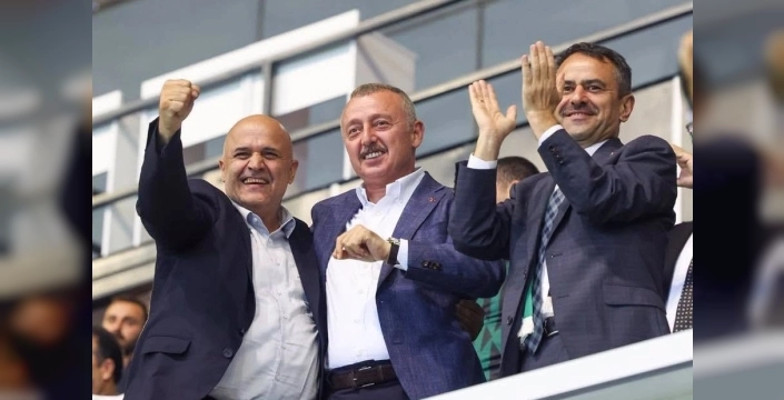 Başkan Büyükakın'dan Kocaelispor'a tam destek