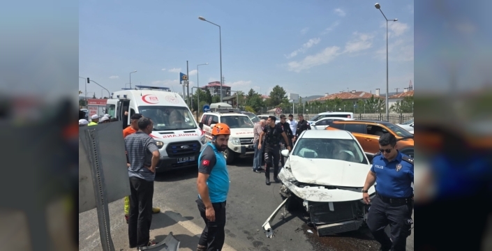 Bingöl'de acı kaza: 3 yaralı!