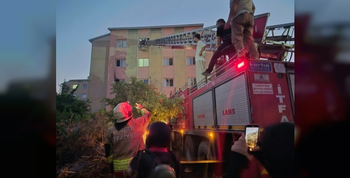 Bingöl'de apartman yangınında 9 kişi dumandan etkilendi