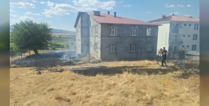 Bingöl'de otluk alanda yangın çıktı