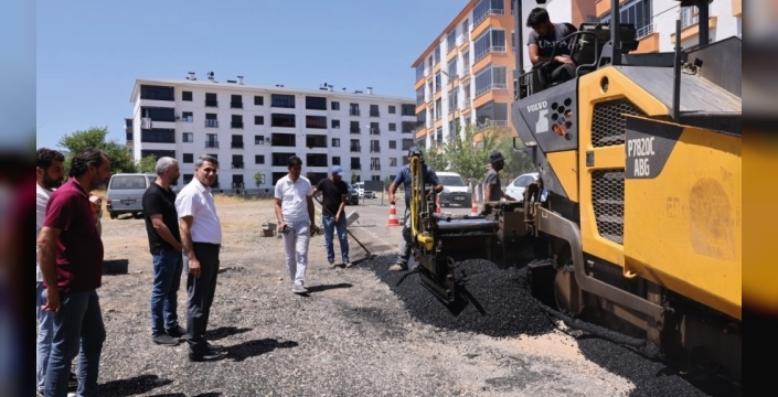 Bingöl'de ulaşım altyapısını güçlendiren asfalt çalışmaları devam ediyor