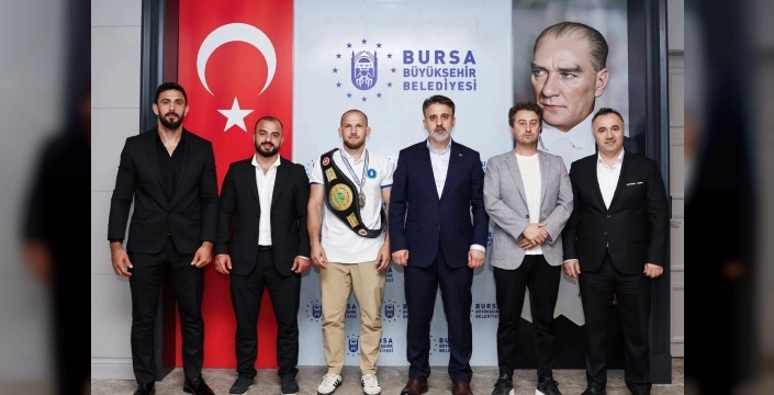 Bursa'da dünya şampiyonu güreşçi ağırlandı