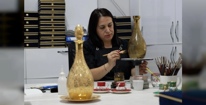 Bursa'da geleneksel cam sanatı yeni tasarımlarla yaşatılıyor