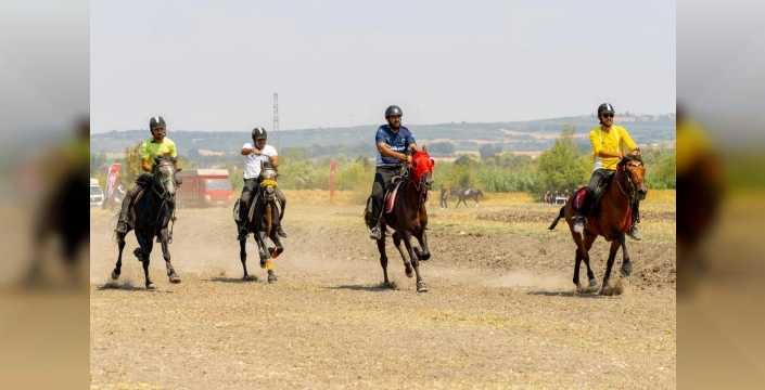 Bursa'da rahvan at yarışları düzenlendi