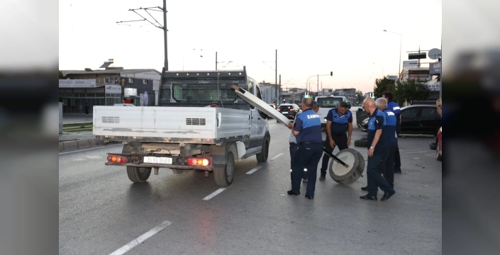 Çiğli'de zabıta denetimi: Kaldırımlar ve pazarlarda düzen sağlanıyor