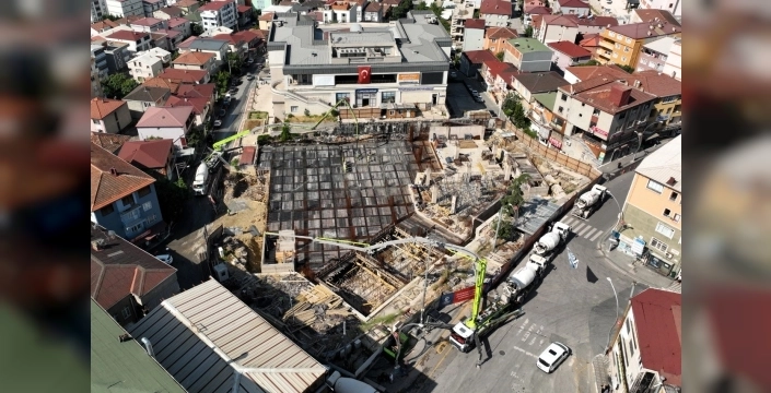 Dilovası'na yeni soluk: Modern kent meydanı hızla yükseliyor