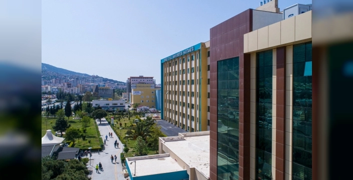 Dokuz Eylül Hastanesi'nde acil tıp kadrosunda devrim: 4 asistan yerine 38 hekimle hizmet veriliyor