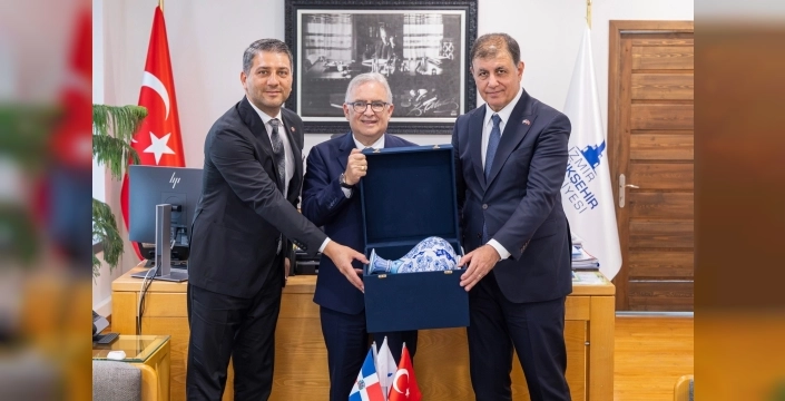 Dominik büyükelçisi İzmir'de iş birliği görüşmelerinde bulundu