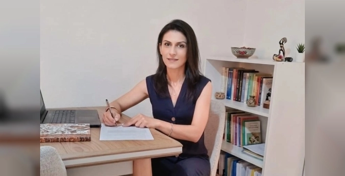 Ebru Kirezli, sanatını topraktan ilham alarak üretiyor
