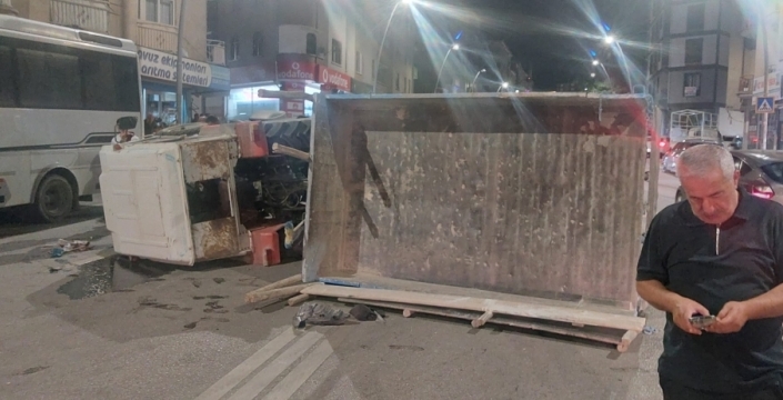 Elazığ'da zincirleme trafik kazasında 3 kişi yaralandı