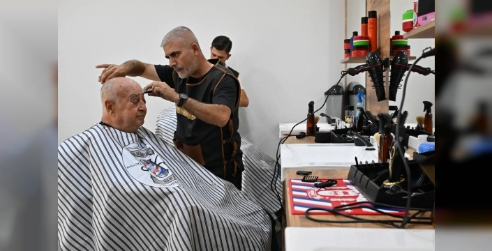 Emeklilere müjde! Manisa'da Emekli Kafe'de kişisel bakım hizmetleri başladı, cüzdanlar rahatlayacak