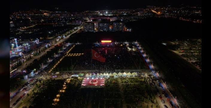 Erzurum Kültür Yolu Festivali'nde Buray konser verdi