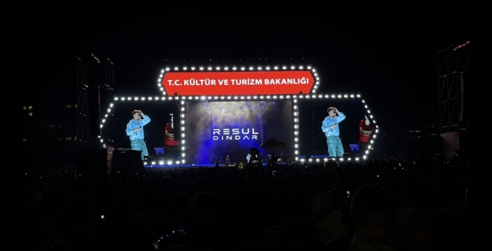Erzurum Kültür Yolu Festivali'nde Resul Dindar konser verdi