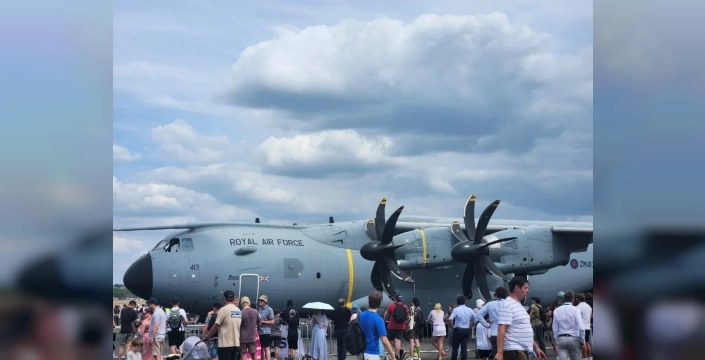 Farnborough semalarında Fursan Al Emarat rüzgarı esti: Göz kamaştıran akrobasi gösterisi nefes kesti