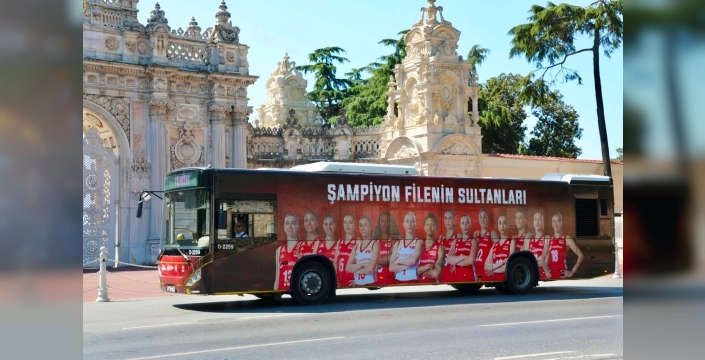 Filenin Sultanları, İETT ile İstanbul sokaklarında zafer kutluyor