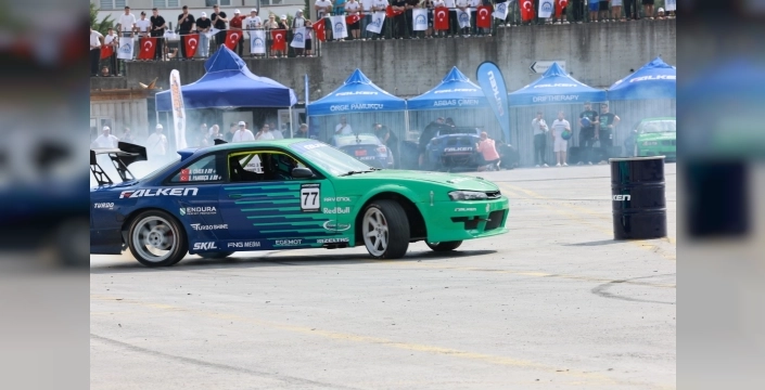 Gebze Drift Festivali, motor tutkunlarını bir araya getirdi