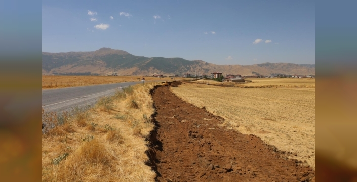 Güroymak'ta HAYATİ İHTİYAÇ KARŞILANIYOR: Mezbaha ve hayvan pazarının su sorunu çözülüyor