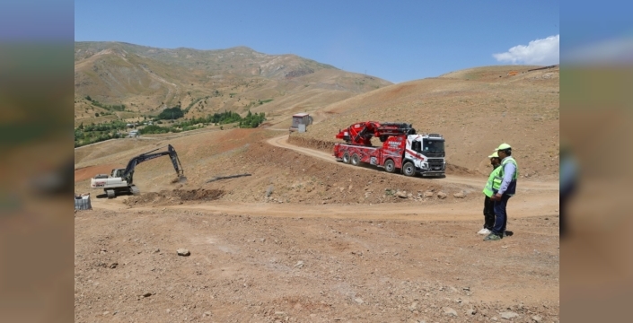 Hakkari'nin güneşi enerjiye dönüşüyor: 10 megavatlık dev santral kuruluyor