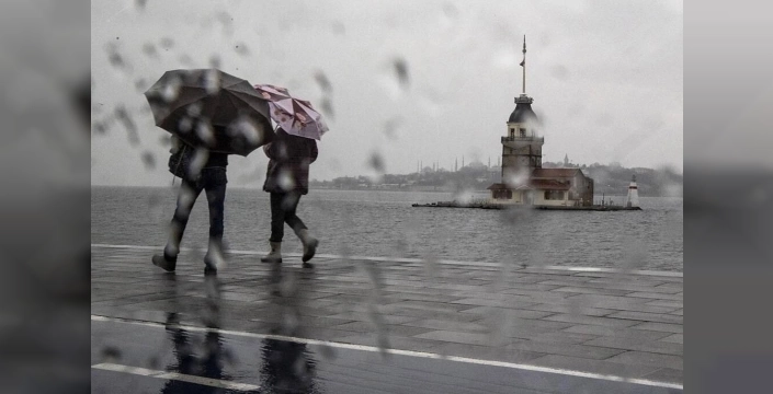 İstanbul'a yağışlı hava ve soğuma geliyor
