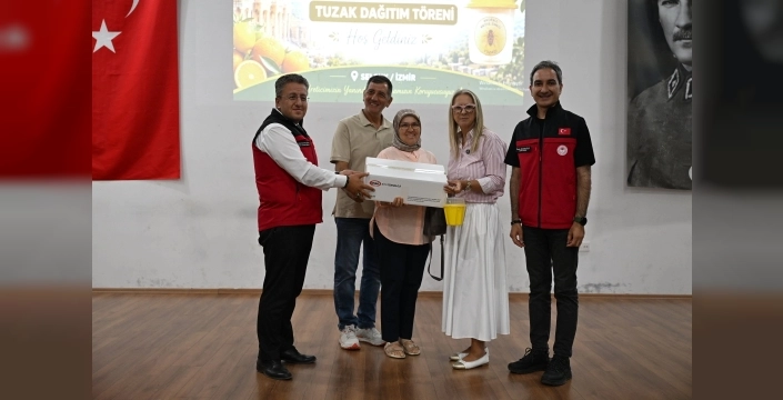 İzmir'de Akdeniz Meyvesineği ile biyoteknik mücadele başlatıldı