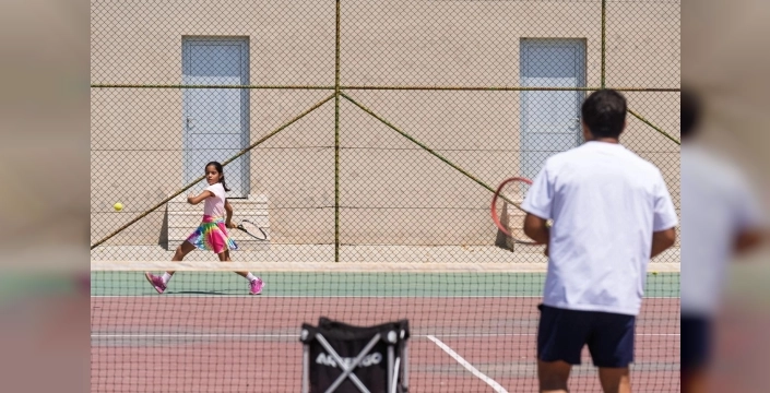 İzmir'de babadan kızına tenis tutkusu: Hayat kurtaran baba, şampiyonluk peşinde