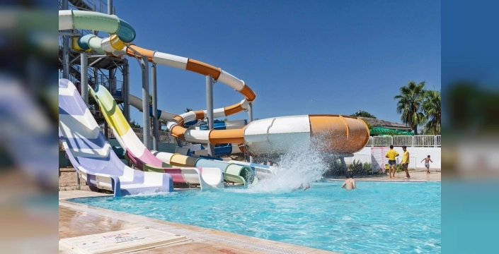 İzmir'de gençler için aquapark etkinliği düzenleniyor