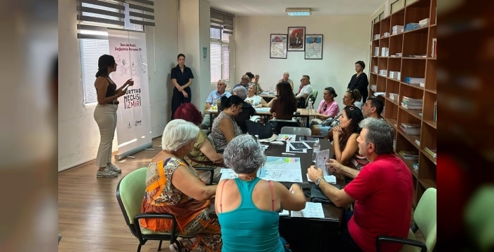 İzmir yurttaş meclisi 18 ilçede halkla buluştu