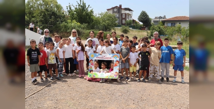 İzmit Kabaoğlu'nda çocuklar geleneksel oyunlarla eğlencenin tadını çıkardı