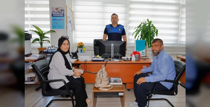 Kayseri'de bulunan cüzdan, içindeki döviz ve nakitle sahibine eksiksiz teslim edildi